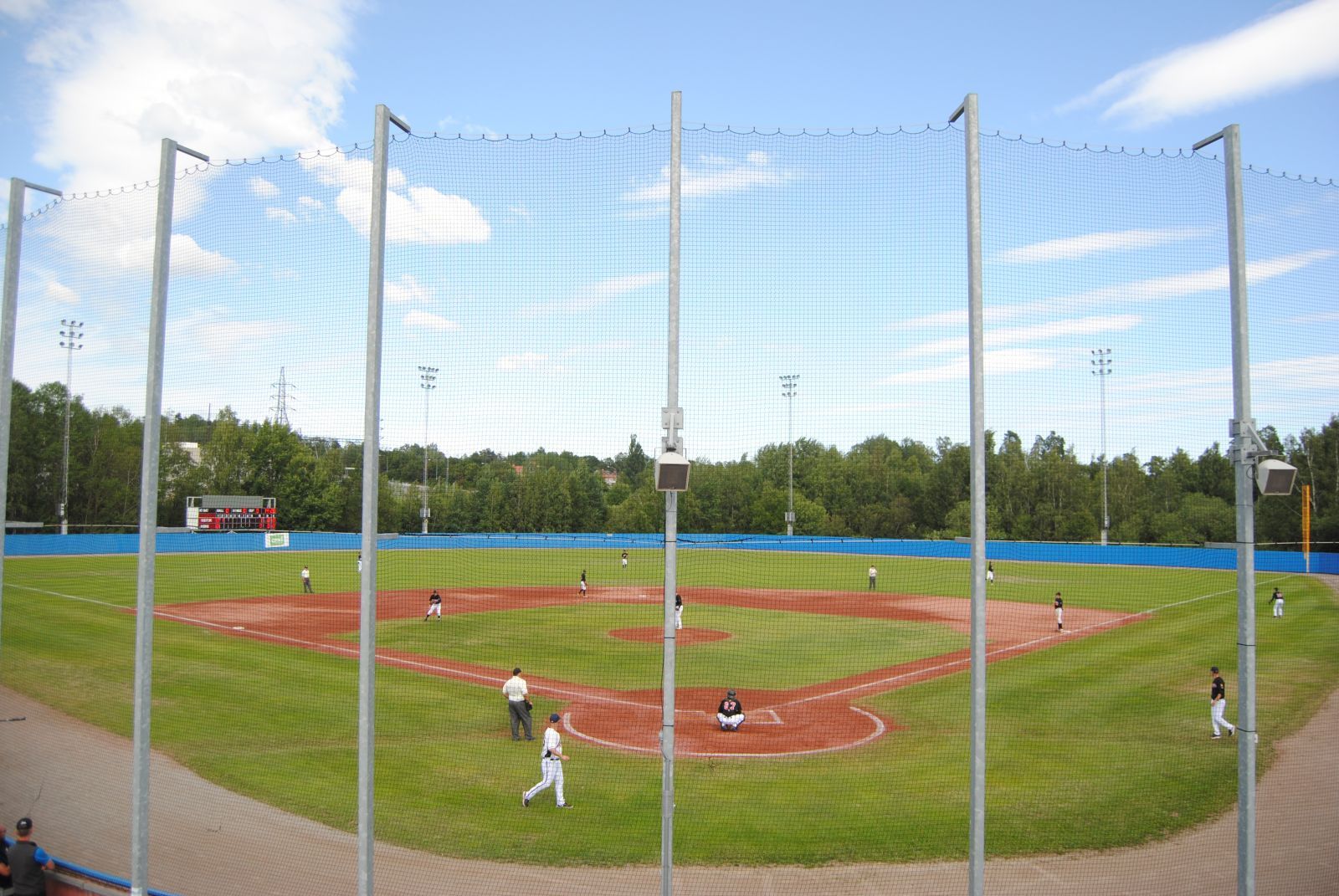 Nationalarenan för Baseboll ligger även den ett stenkast från föreningen.