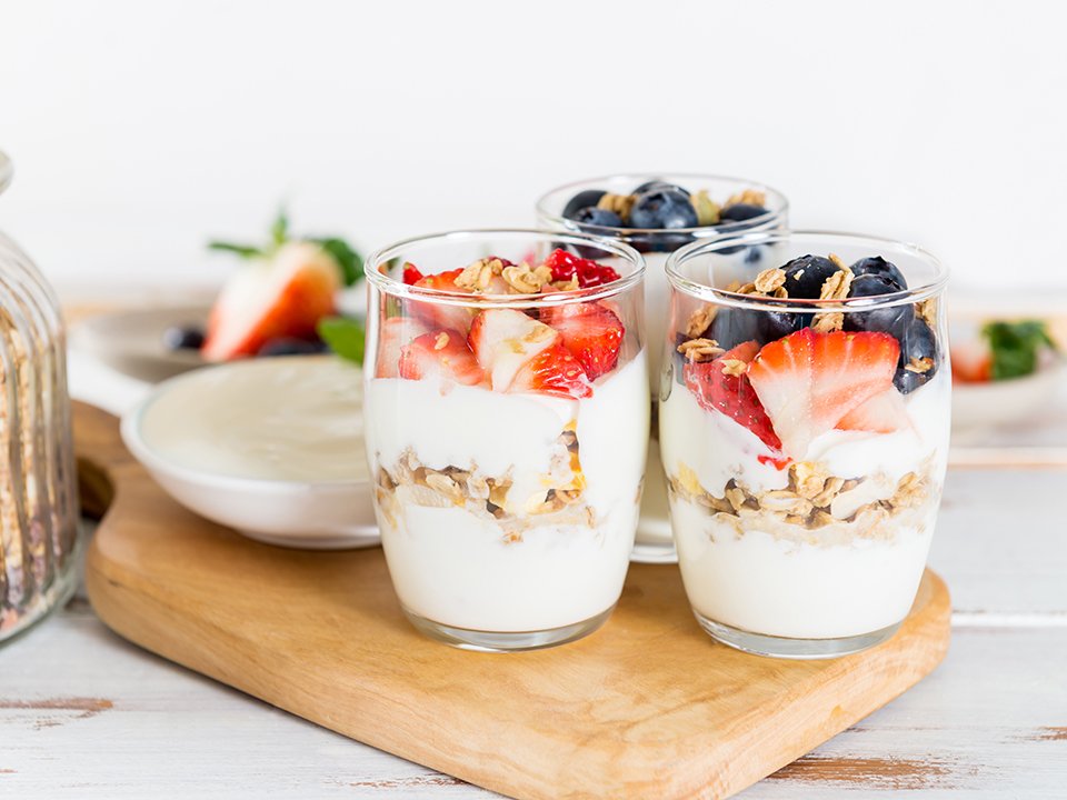 yogurt_muesli-parfait_960 (1)