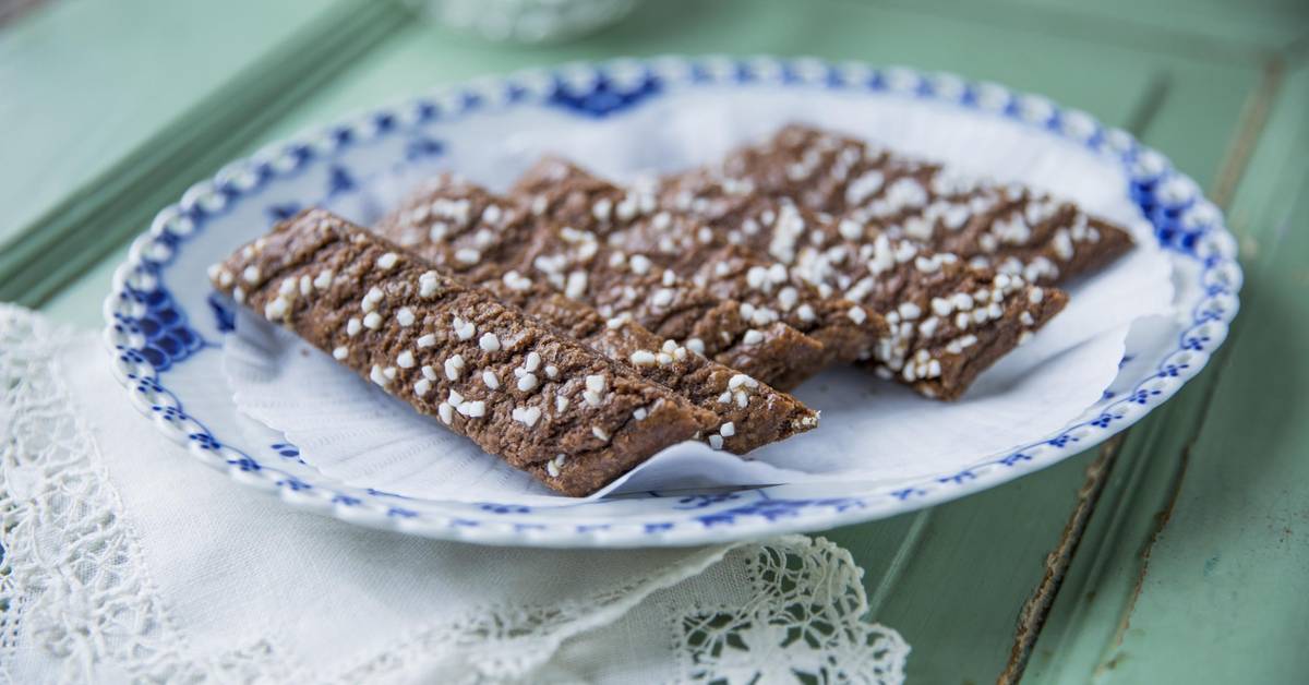 Follow the recipe of Chocolate slices ('Chokladsnittar') | Visit Sweden