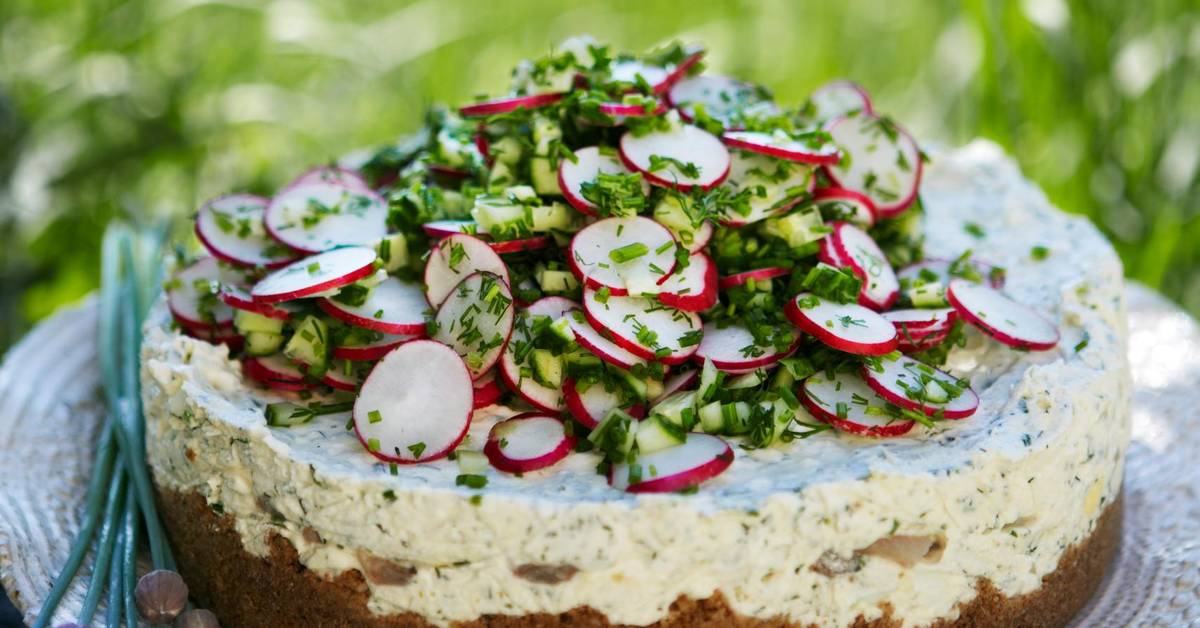 Savoury cake aka Smörgåstårta – recipe | Visit Sweden