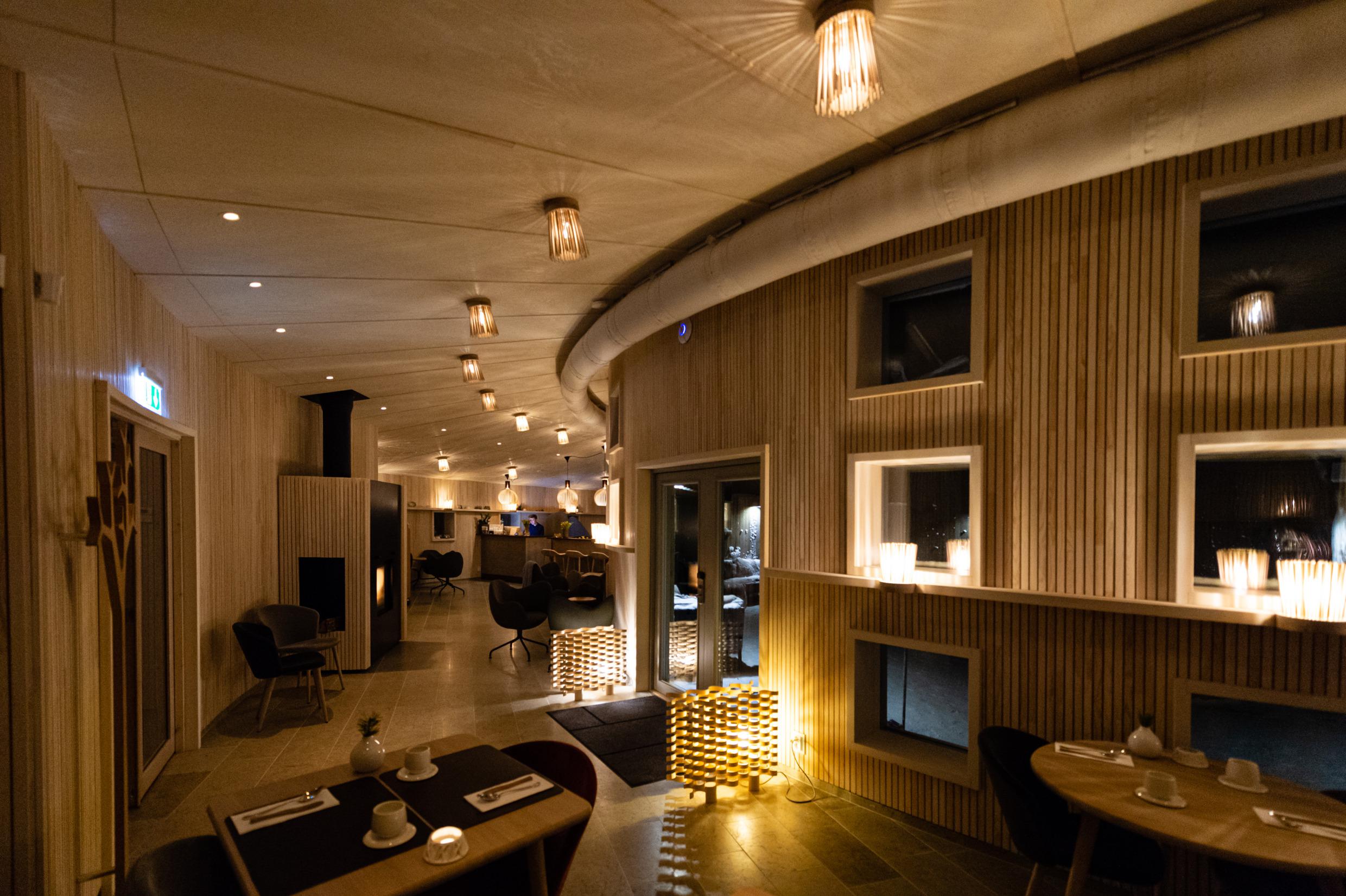 Im Inneren des Arctic Bath in Harads