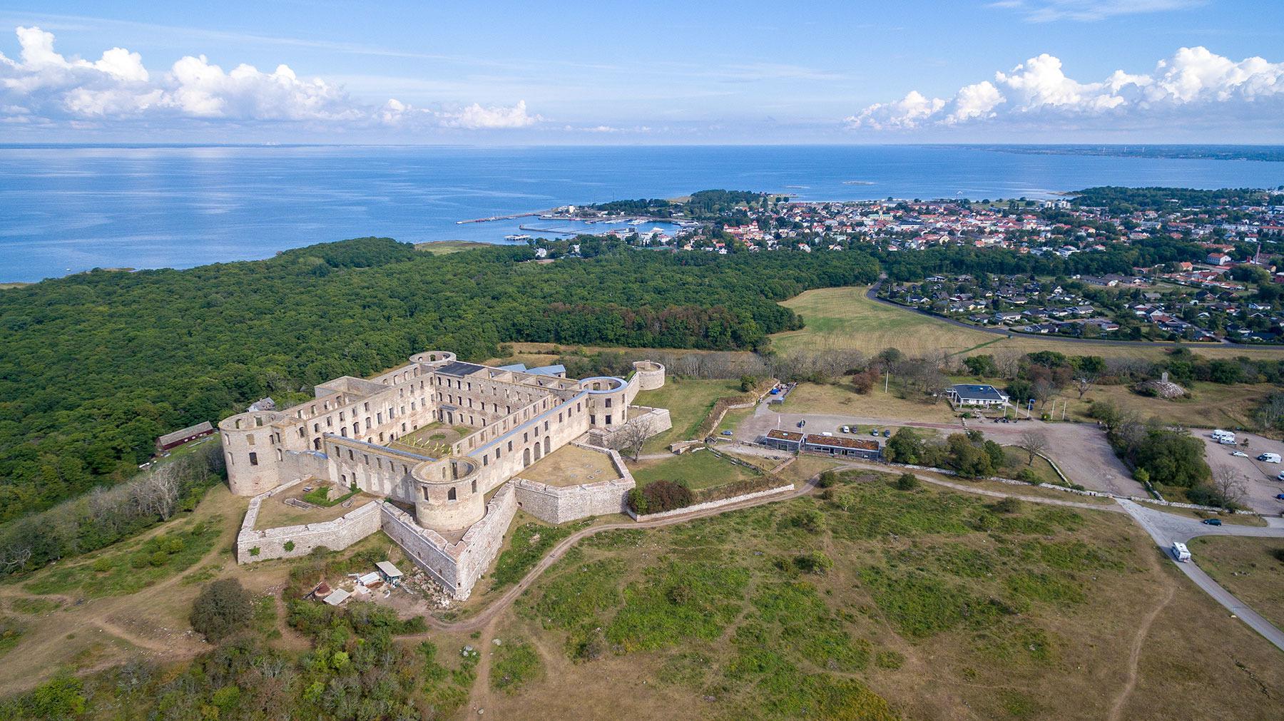 Vue aérienne du château de Borgholm.