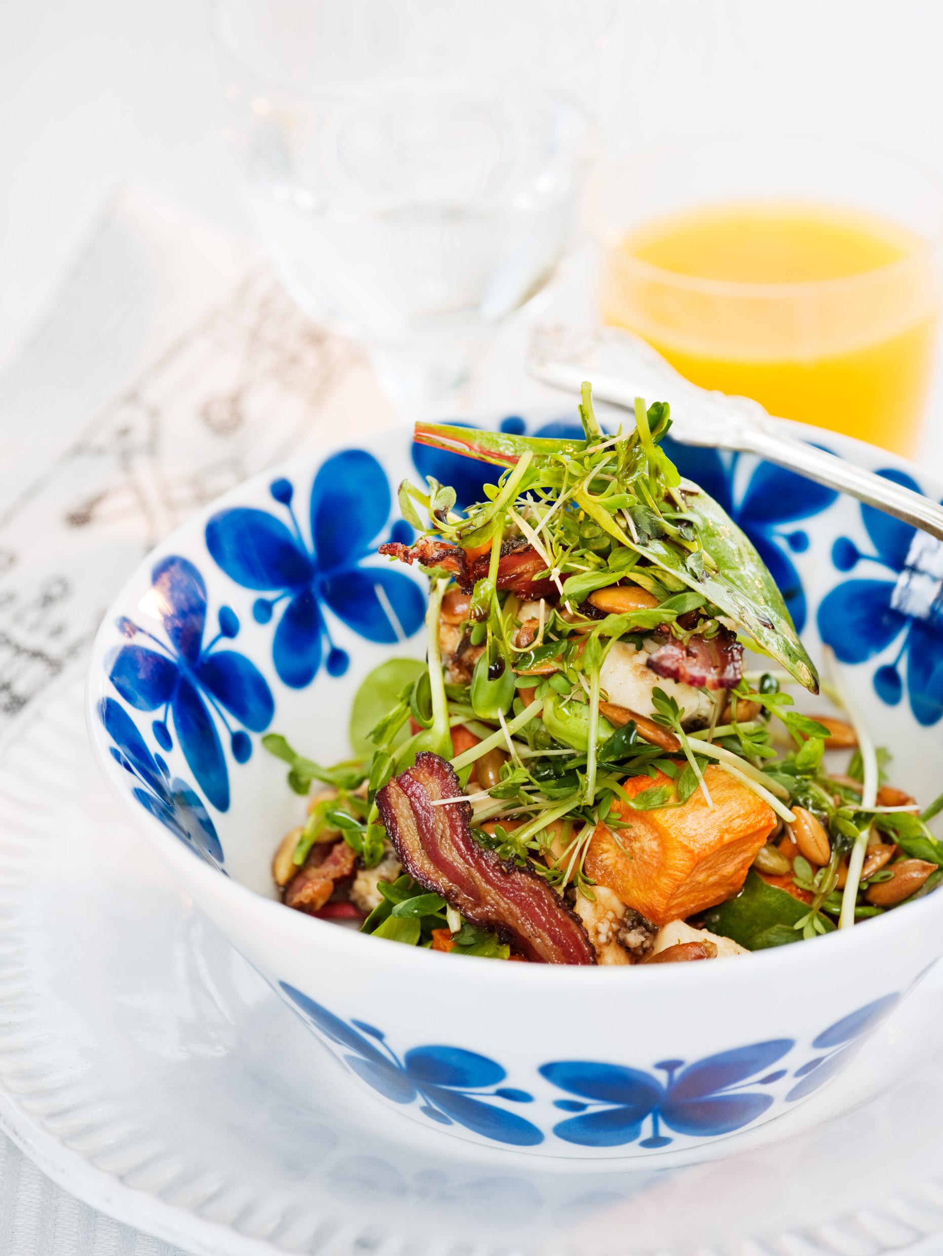 The dinnerware Mon Amie