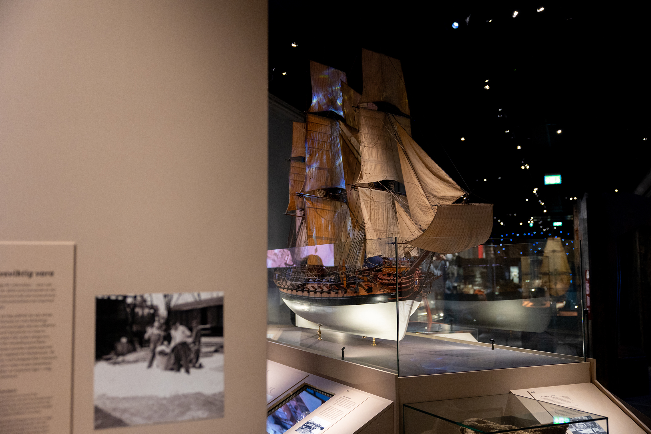 Historisches Schiffsmodell, ausgestellt im Schifffahrtsmuseum und Aquarium in Göteborg.