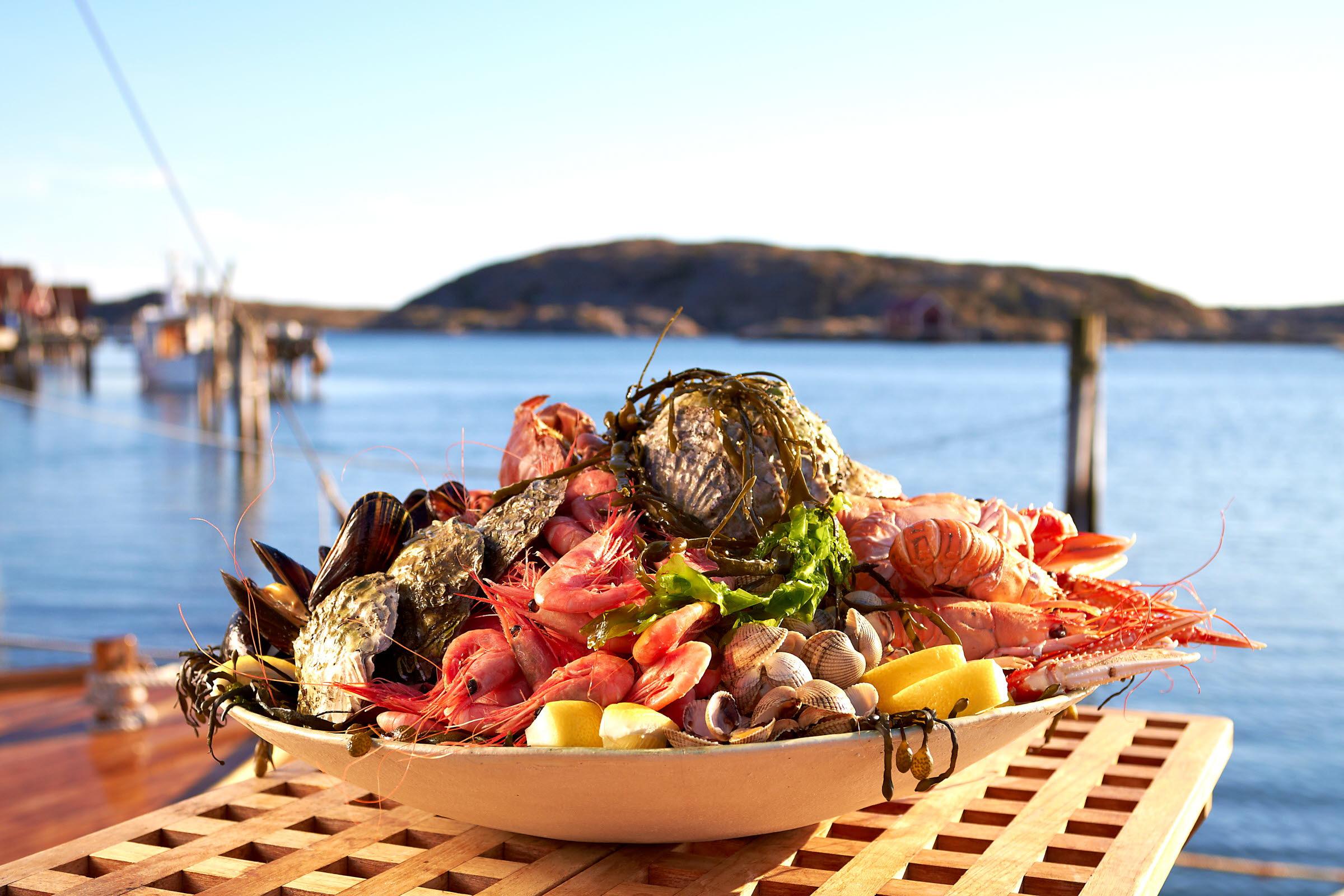 Schale mit Meeresfrüchten aus Westschweden