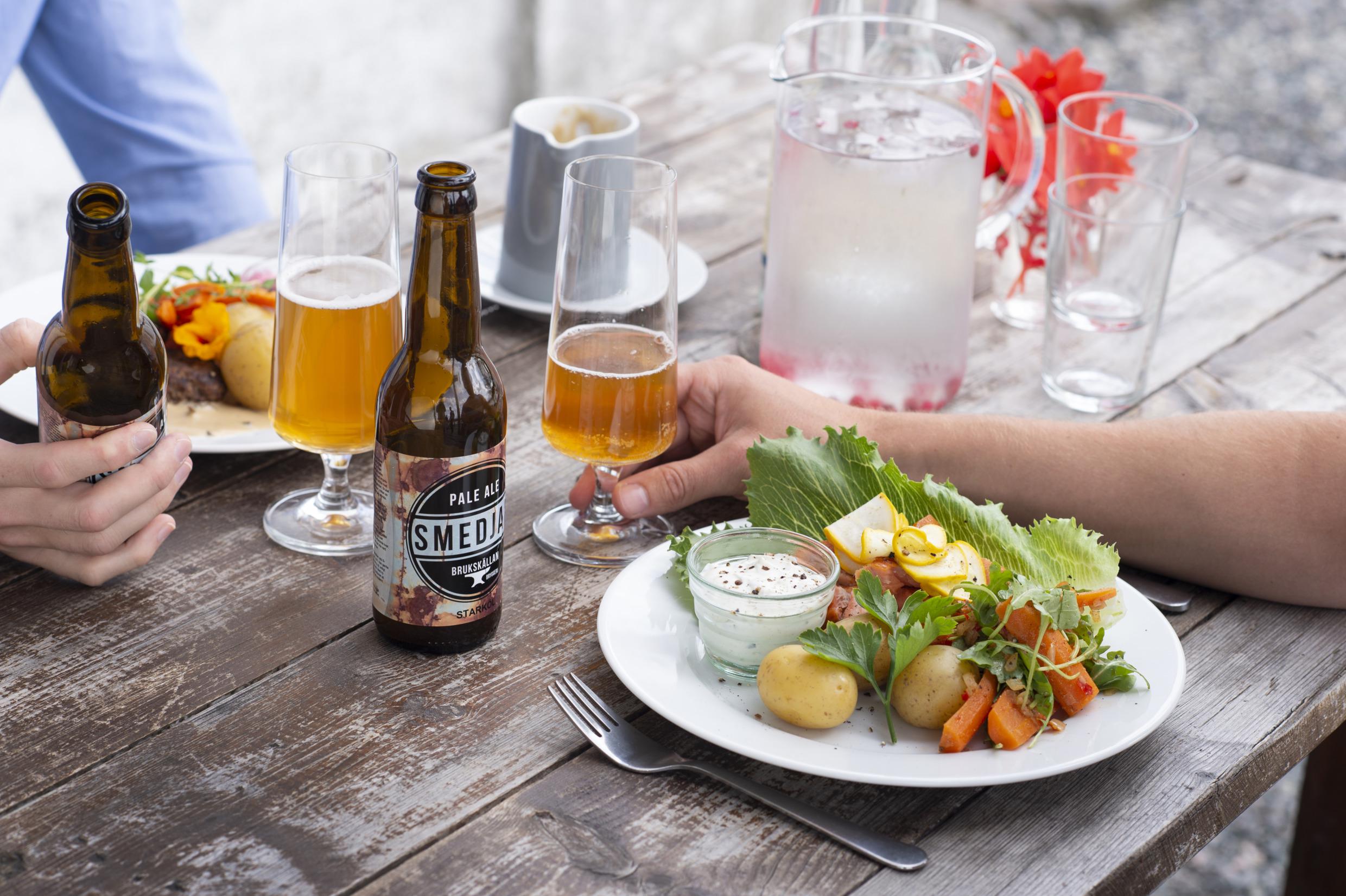 Déjeuner à la base de produits locaux à Upperud 9:9