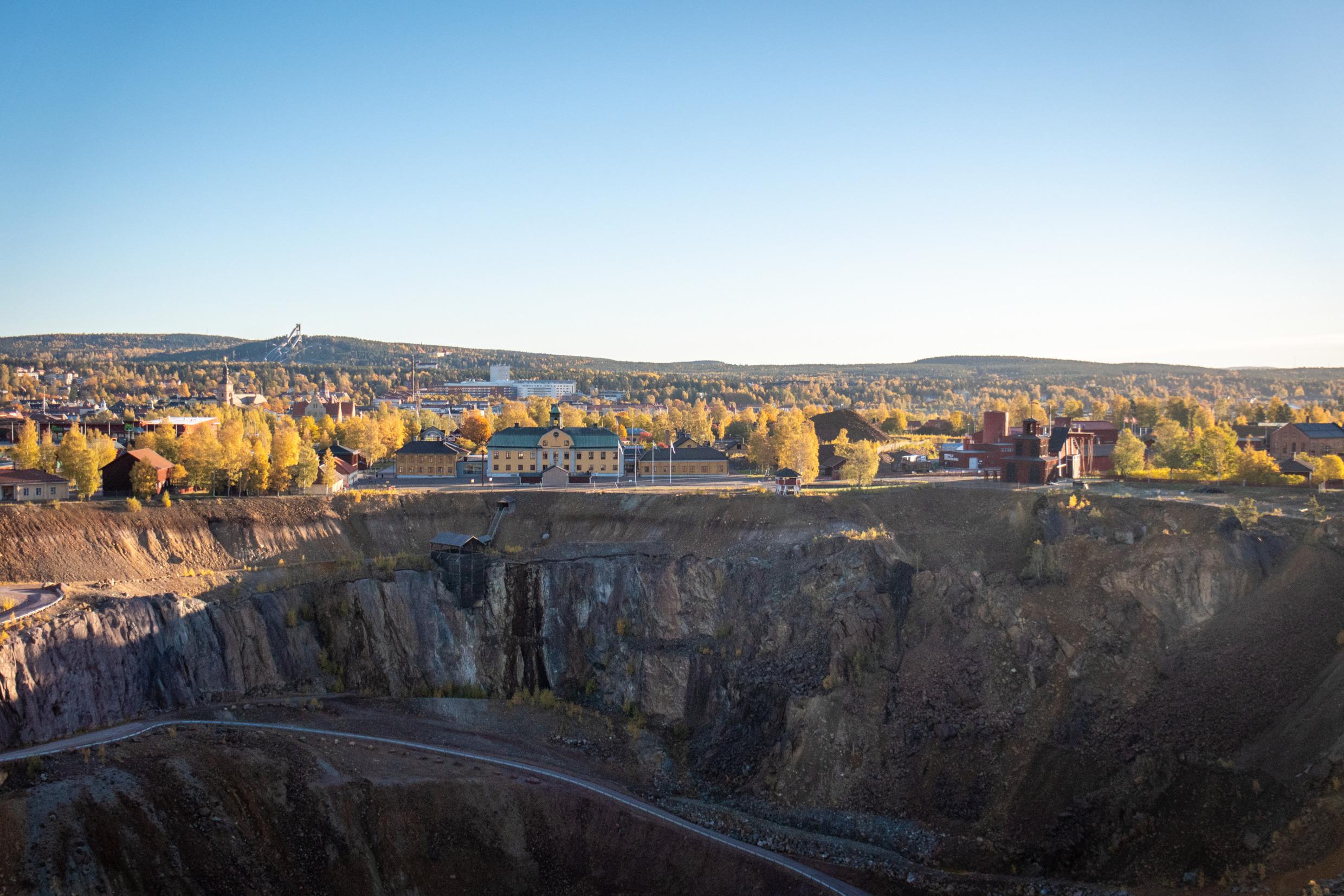 Luftaufnahme des Tagebaus im Bergwerk Falu.