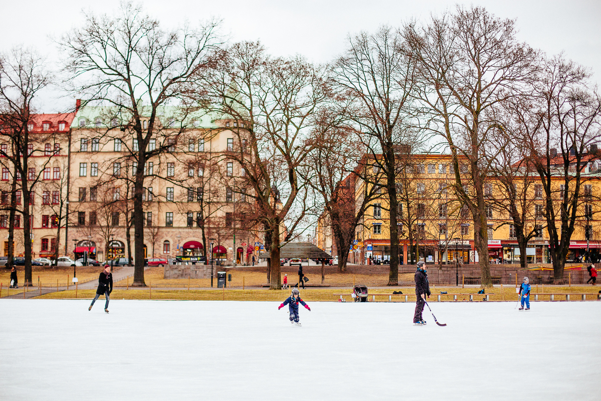 Patin à glace à Vasaparken à Stockholm