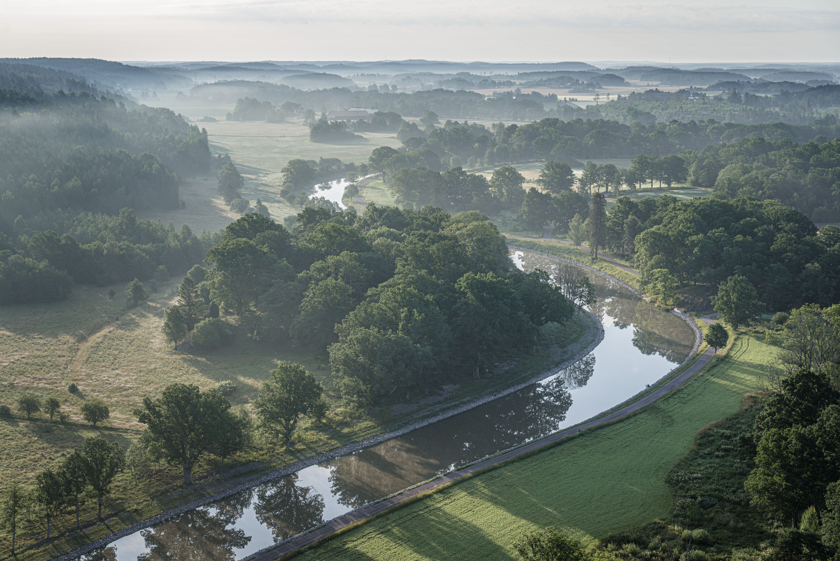 Une photo aérienne du canal Göta dans l'Ouest de la Suède.