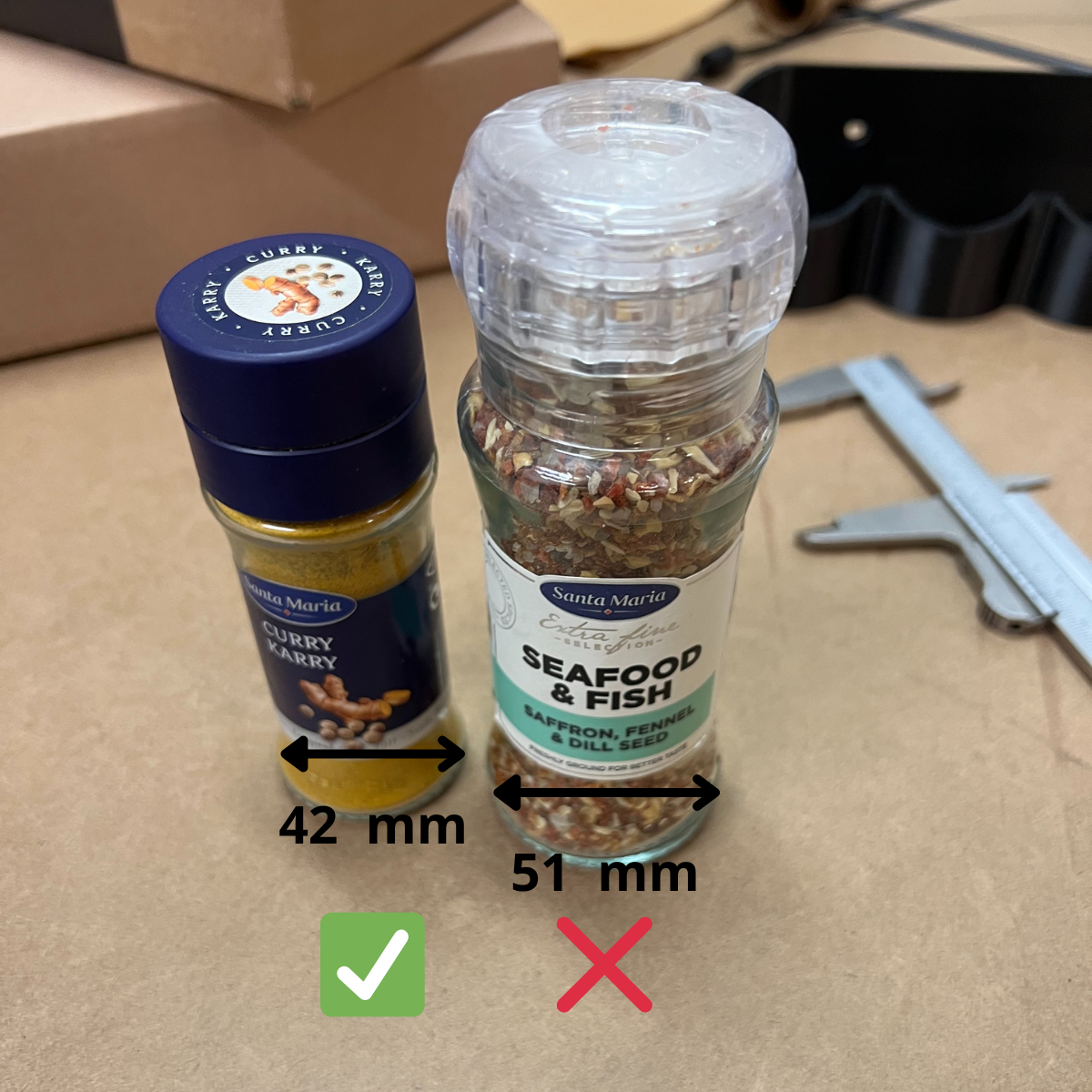 bild nr 1 på produkten: Kryddhylla för skåplucka, håller 5 st vanliga kryddburkar - Kryddförvaring köksskåp