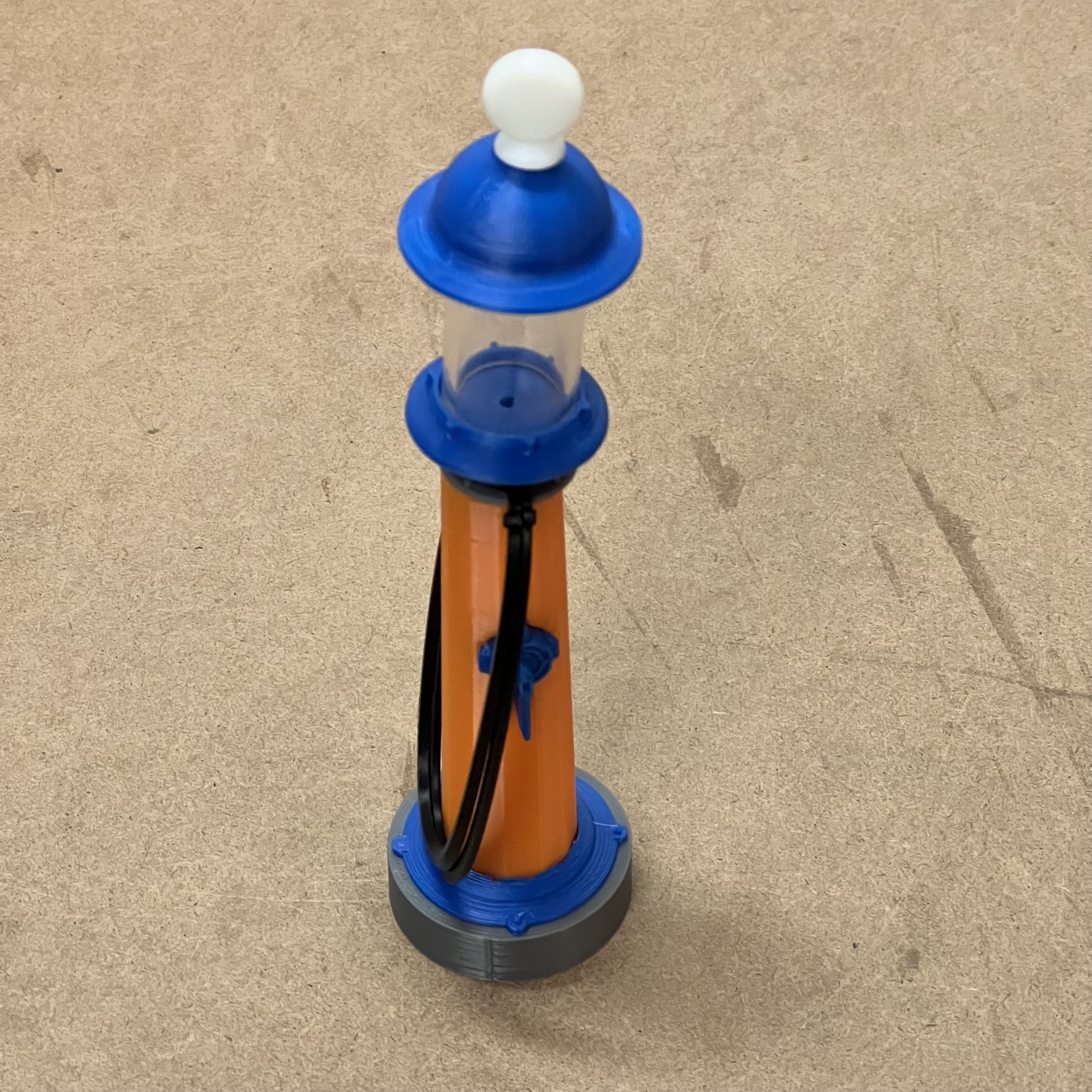 bild nr 3 på produkten: Gulf bensinmack - Byggsats eller byggmodell med transparent behållare