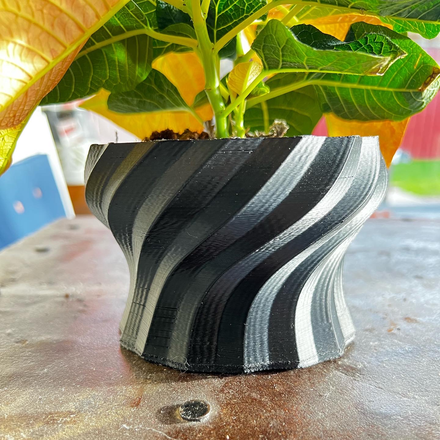 bild nr 1 på produkten: Blomkruka för inomhusbruk - Passar Standard växter - Vacker och inspirerande form - Kruka