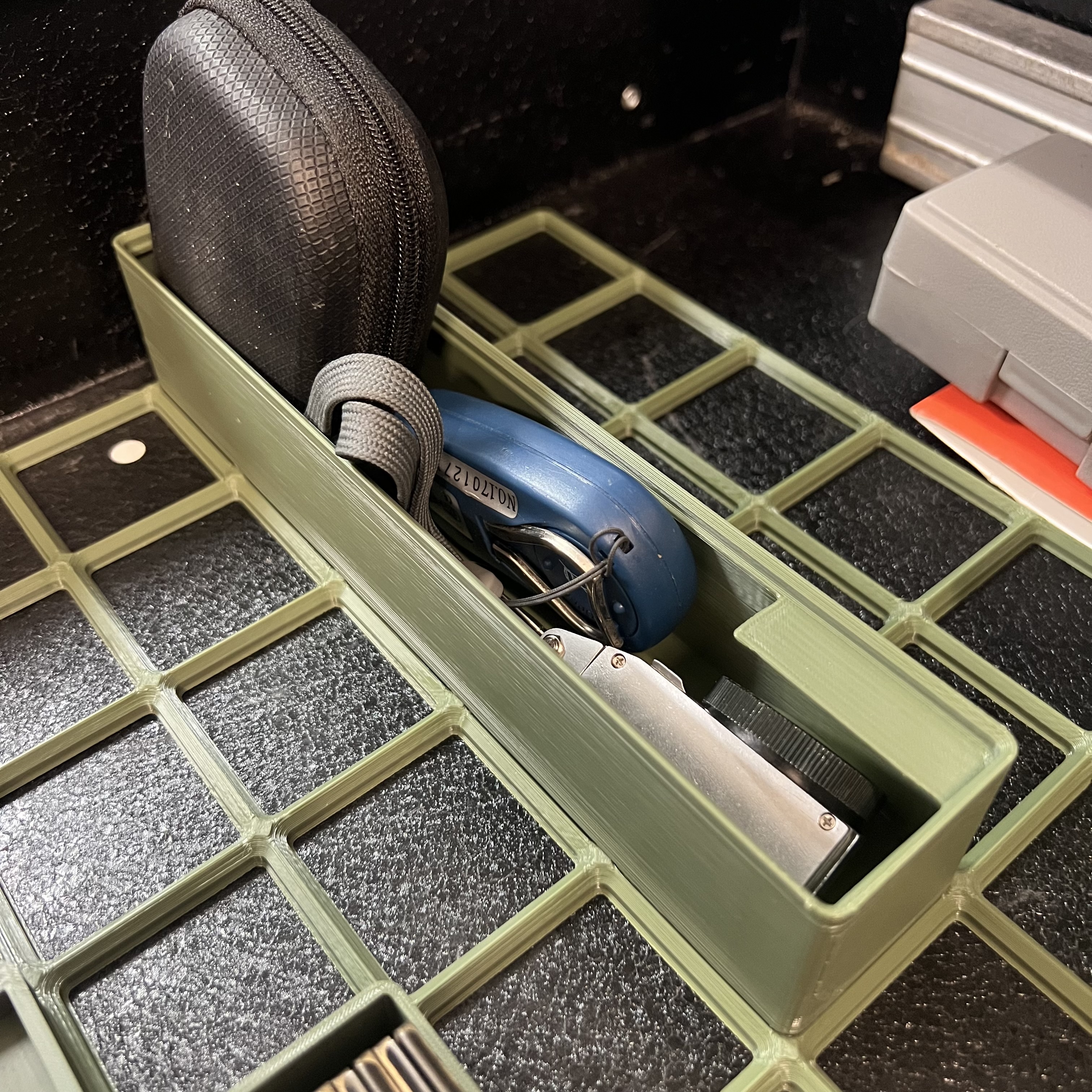 bild nr 2 på produkten: Gridfinity Kompatibel Behållare 5x1x6 Lång låda för t.ex pennor och längre prylar