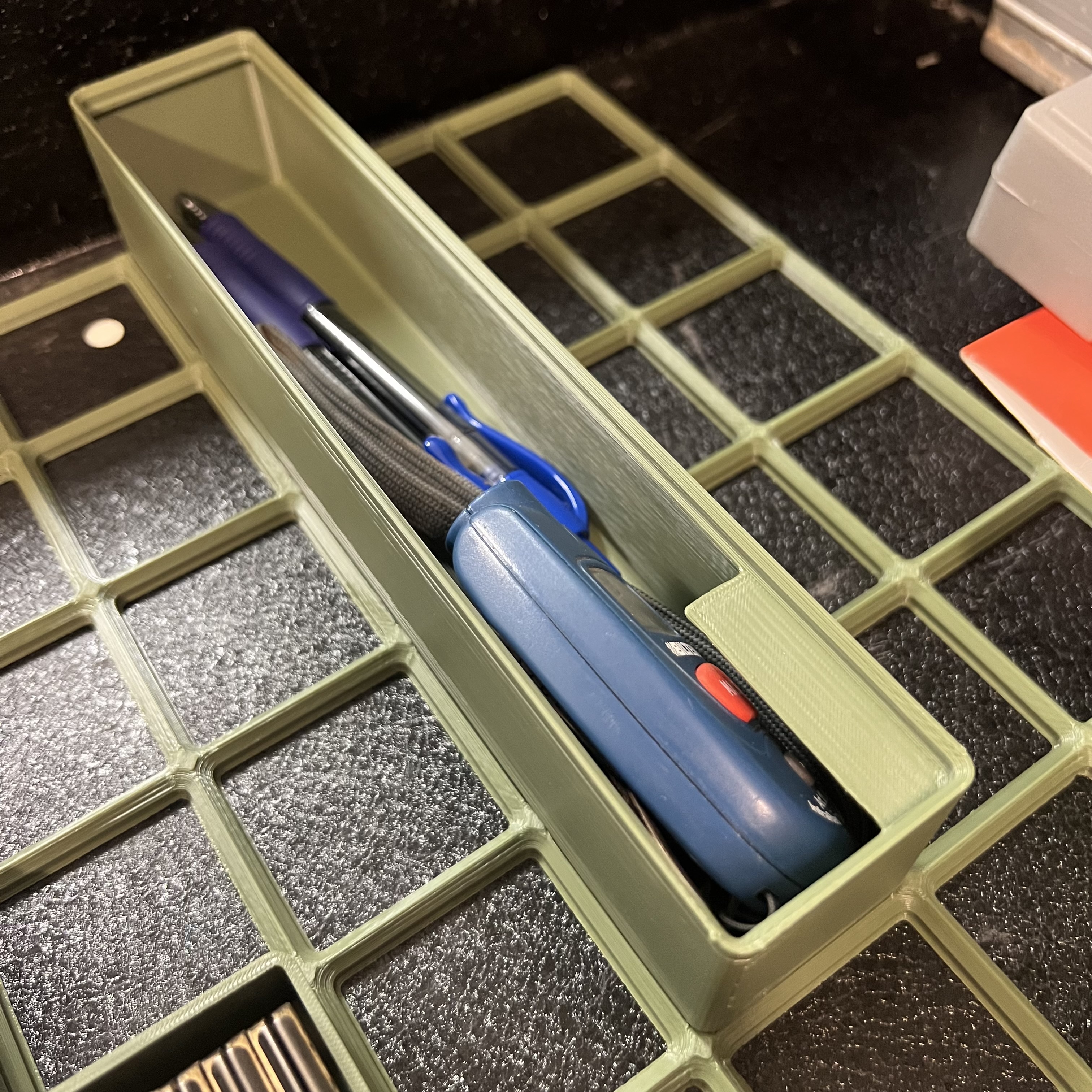 bild nr 4 på produkten: Gridfinity Kompatibel Behållare 5x1x6 Lång låda för t.ex pennor och längre prylar