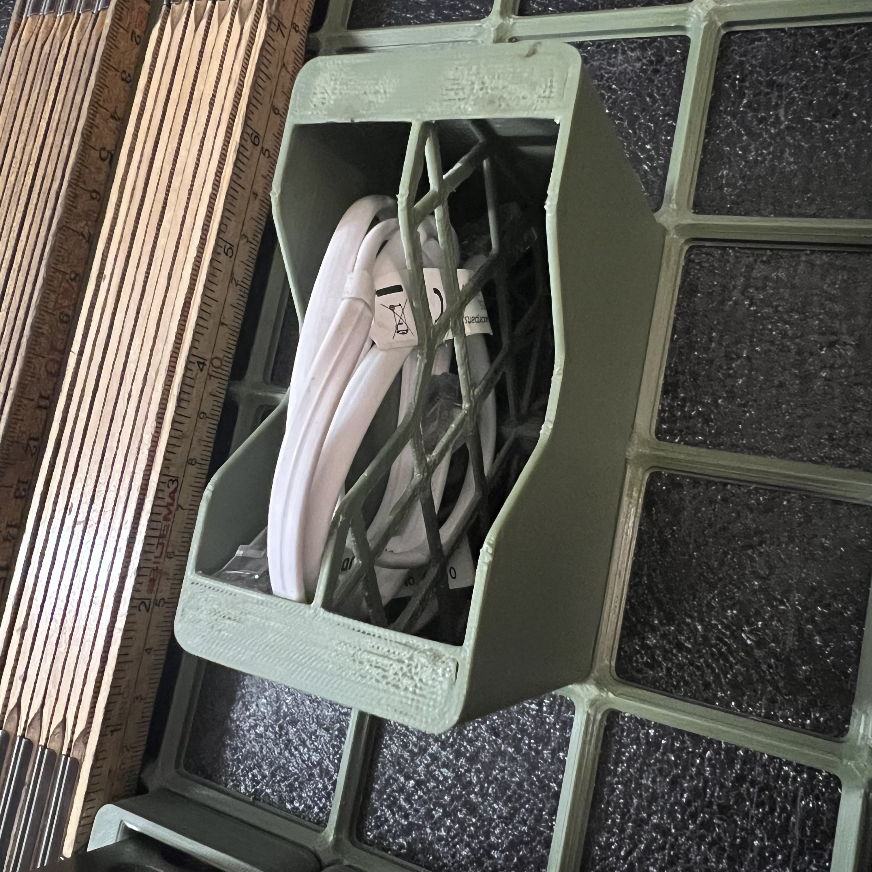 bild nr 3 på produkten: Gridfinity kompatibel, Kabelhållare