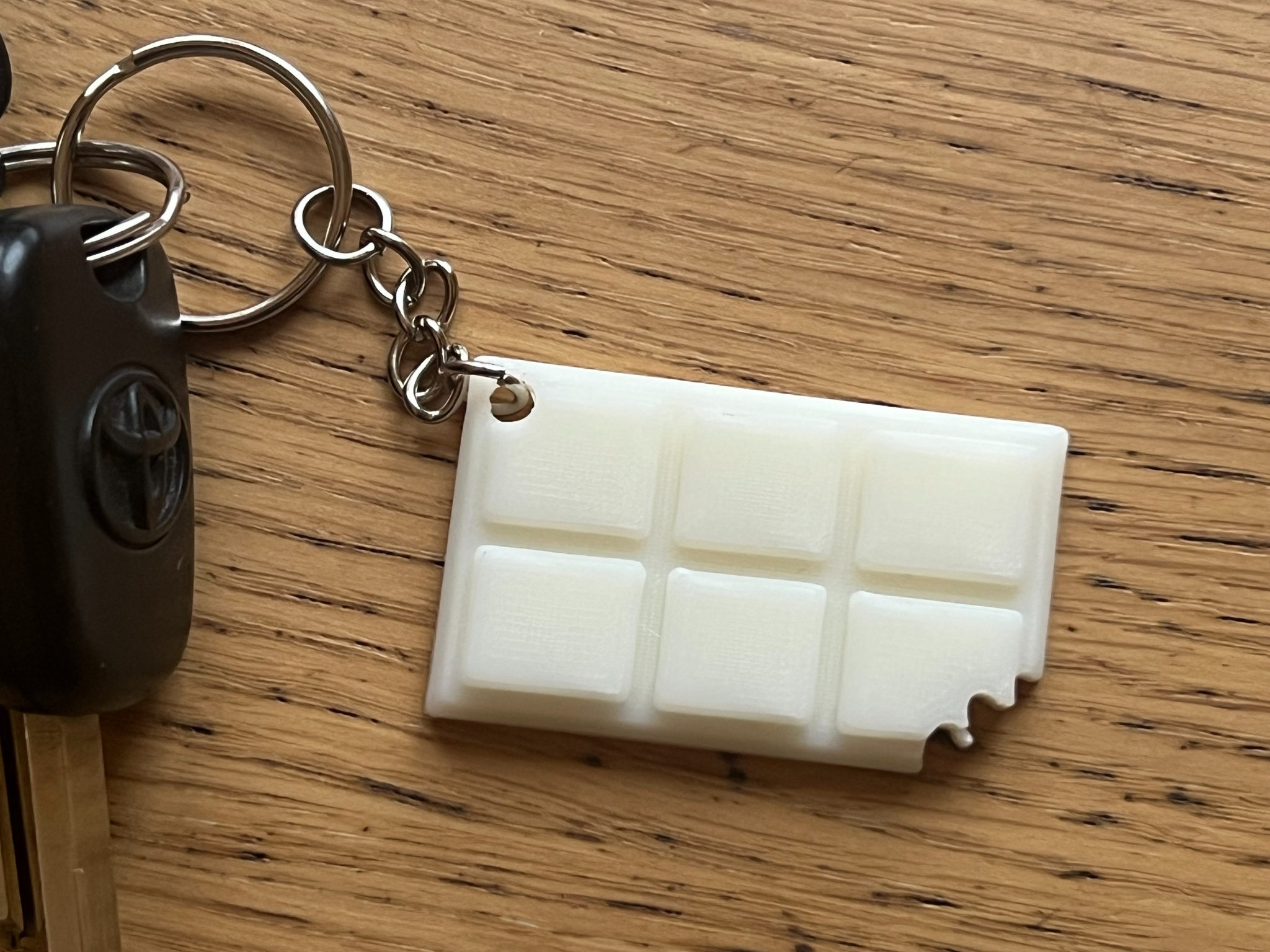 Extra bilder på produkten: Nyckelring Choklad Rutor Med Tugga - Nyckelring / Nyckelkedja Ingår