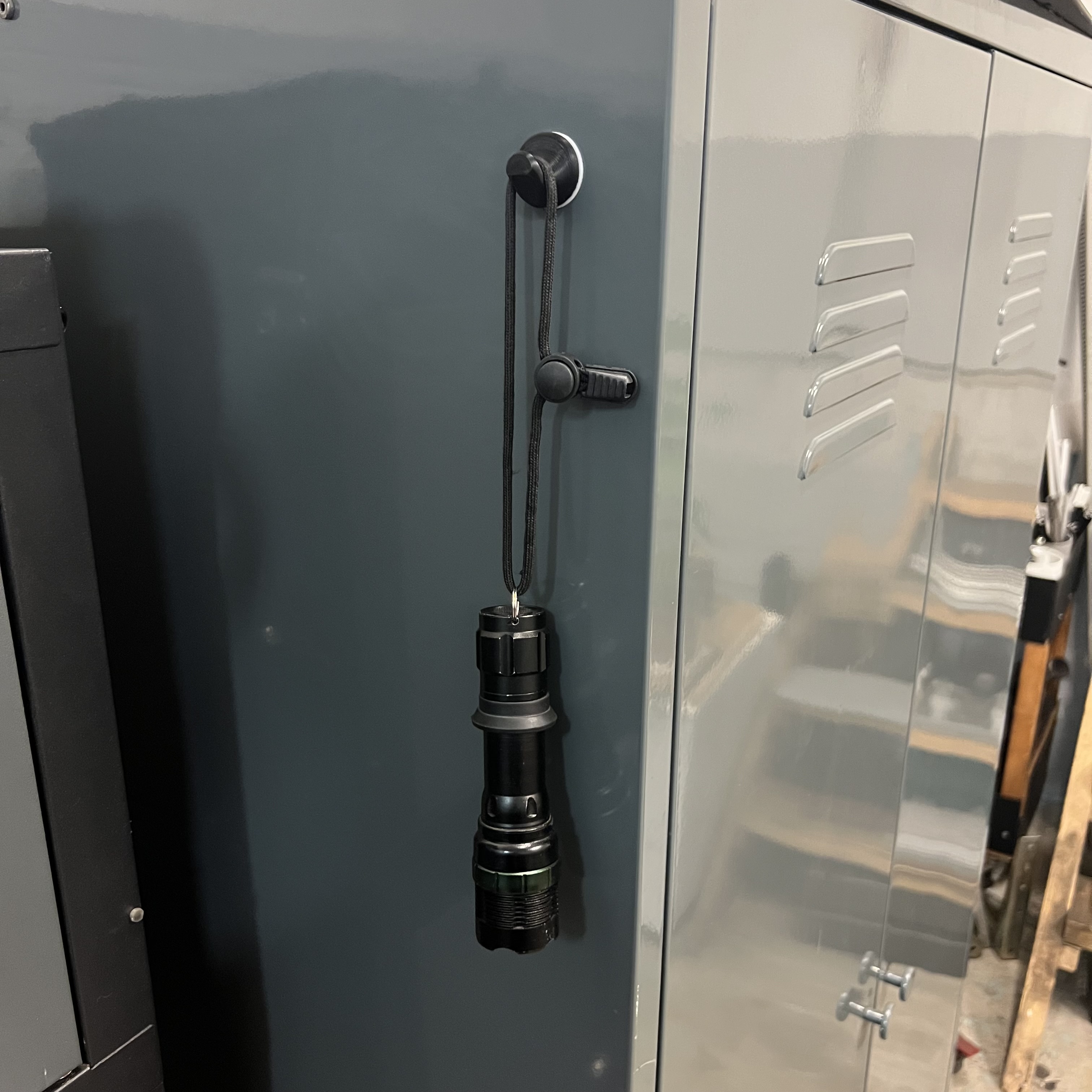 bild nr 1 på produkten: Självhäftande Krok - 200 Gram Max Vikt - 25 mm Diameter - Väggkrok Med Dubbelhäftande Tejp