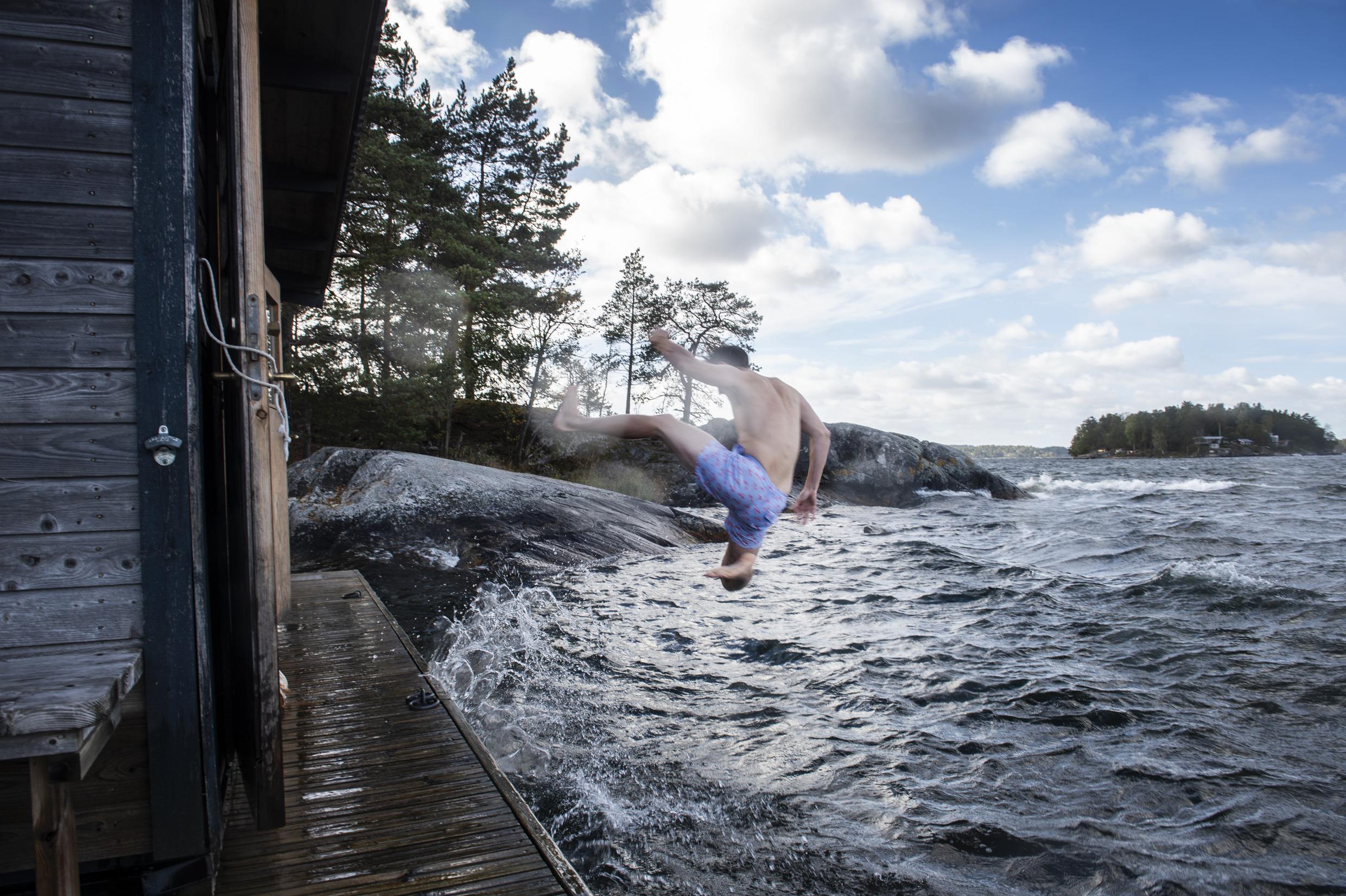 Saunabad und Schwimmen im Stockholmer Archipel