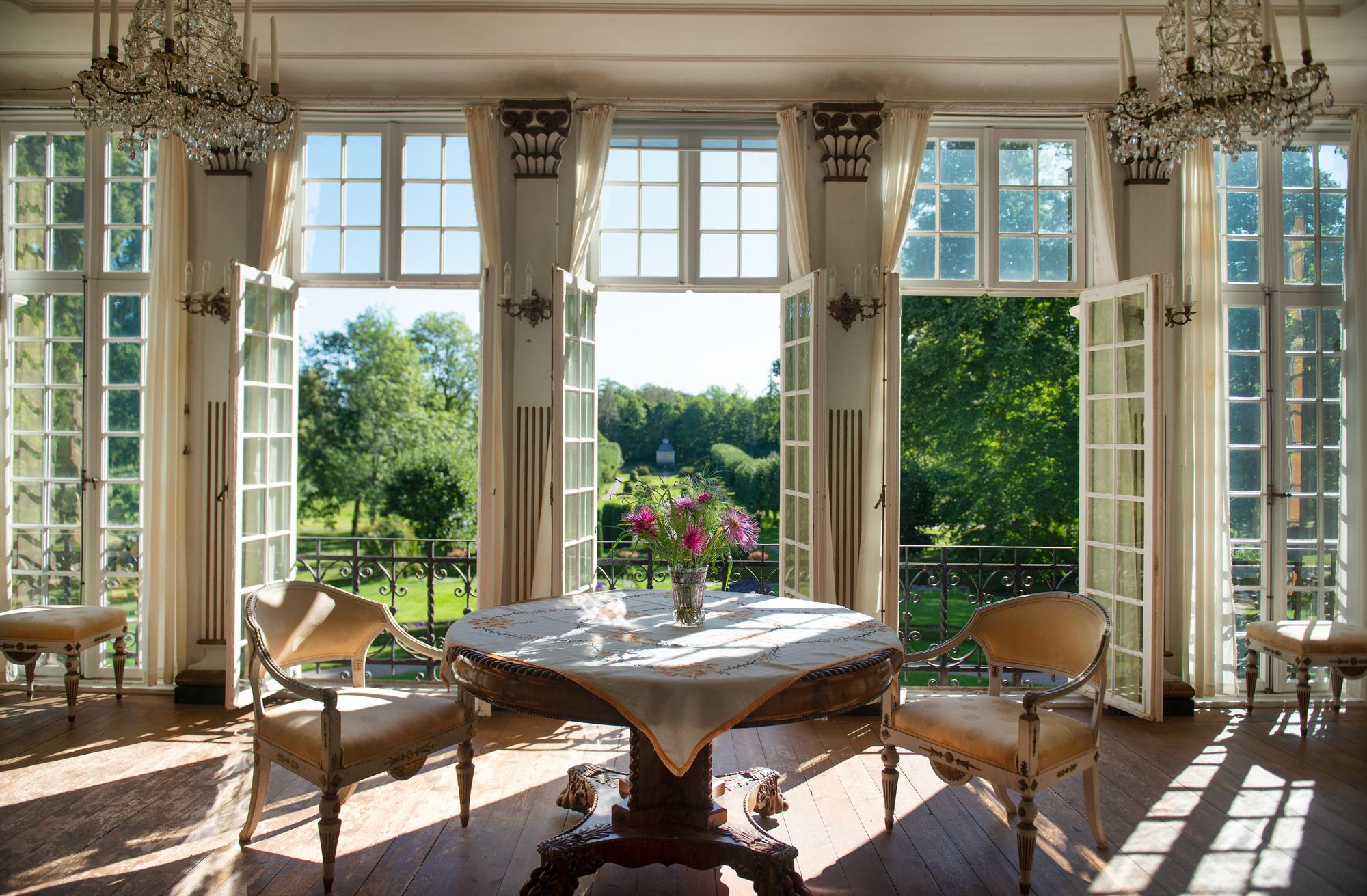 Zum Balkon im Herrenhaus Julita
