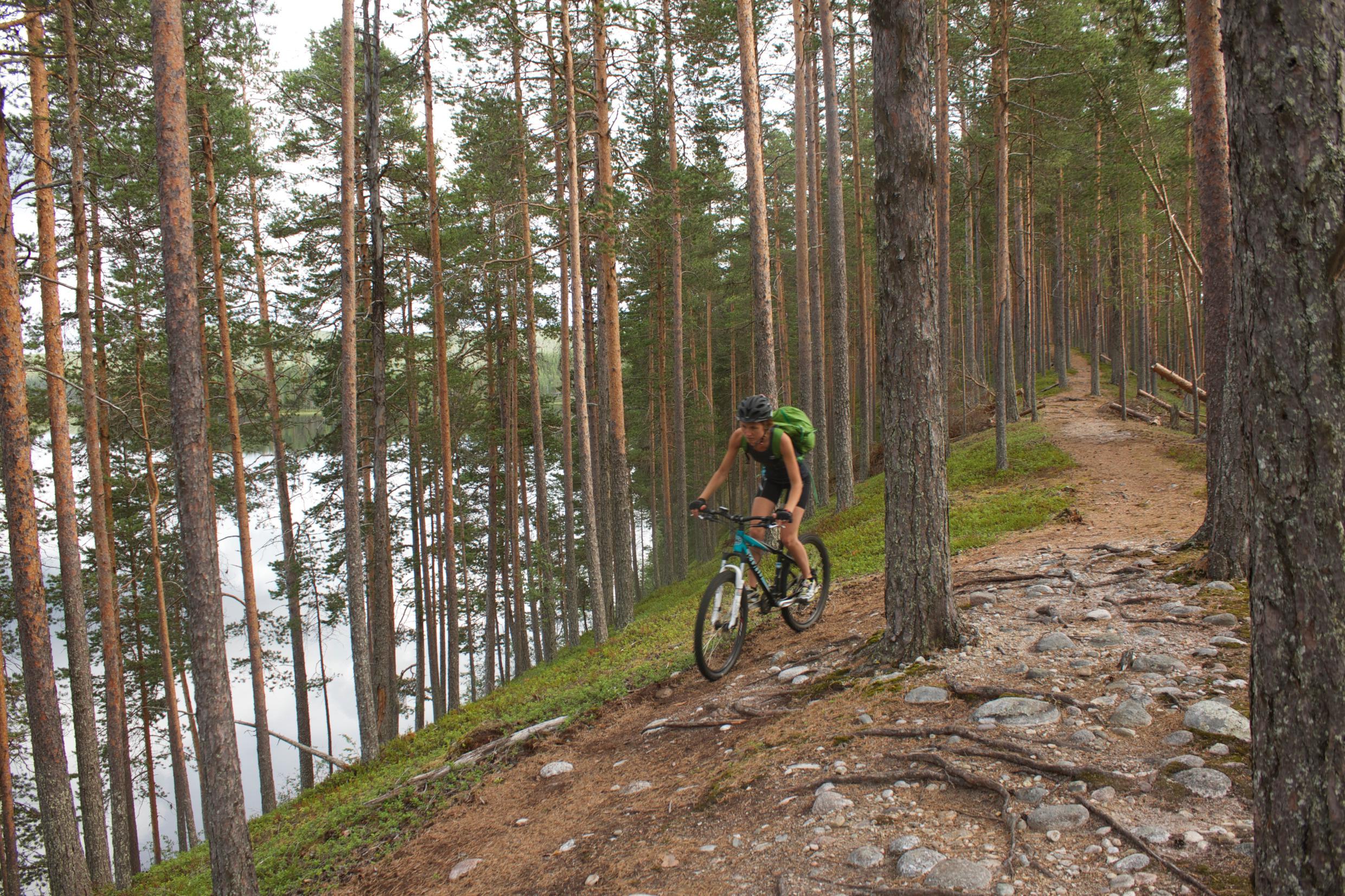 Fahrrad fahren auf dem Isälvsleden